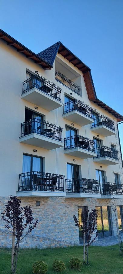 Apartman Aura Hills ズラティボール エクステリア 写真