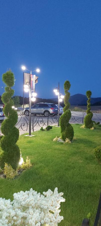 Apartman Aura Hills ズラティボール エクステリア 写真