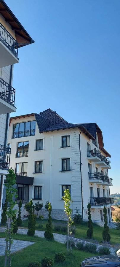 Apartman Aura Hills ズラティボール エクステリア 写真