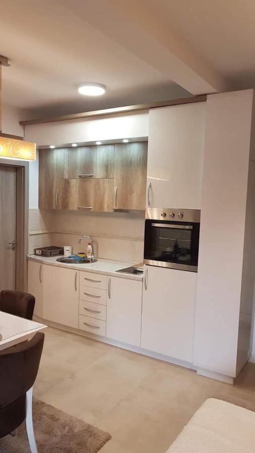Apartman Aura Hills ズラティボール エクステリア 写真